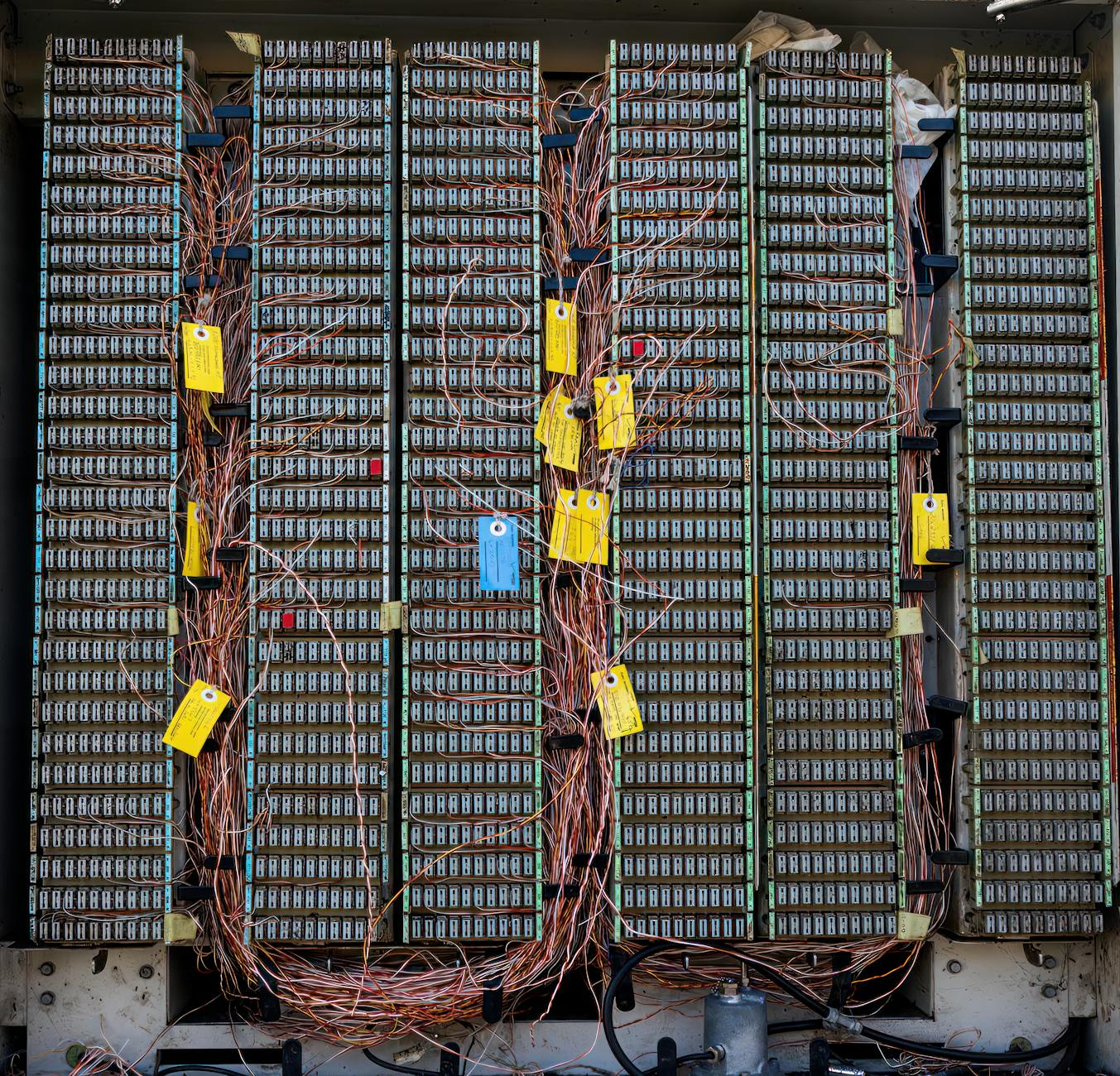 wires in analog telephone station